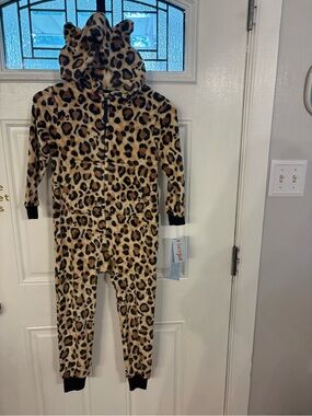 Leopard Fuzzy Hooded one piece outfit in Tan and Black Halloween 🎃